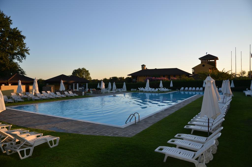 Golf Hotel Castelconturbia Agrate Conturbia Exteriör bild
